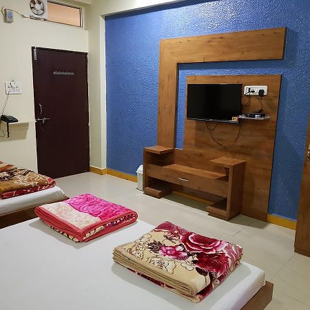 Hotel Shri Radhe Krishna Godarpura Exterior foto