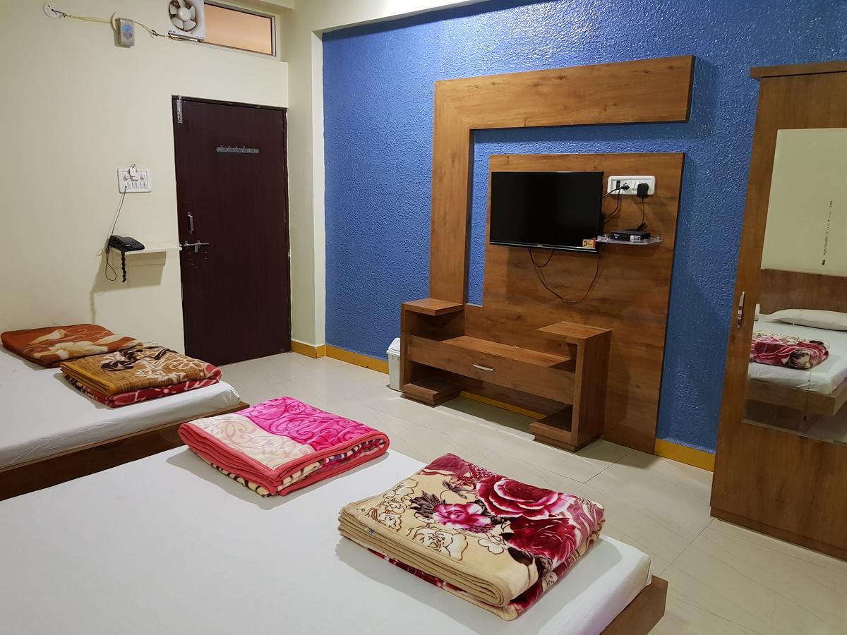 Hotel Shri Radhe Krishna Godarpura Exterior foto